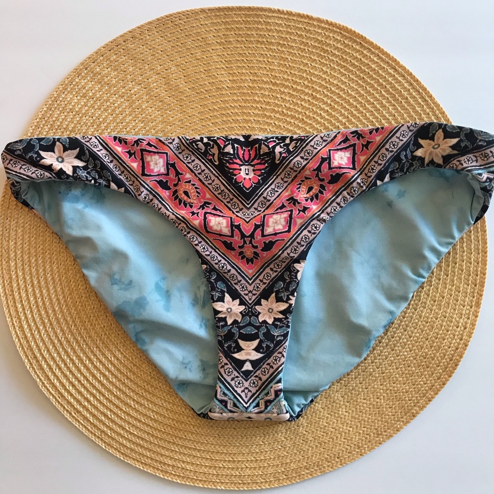 Billabong Blissed Out Reversible Lowrider Bikini